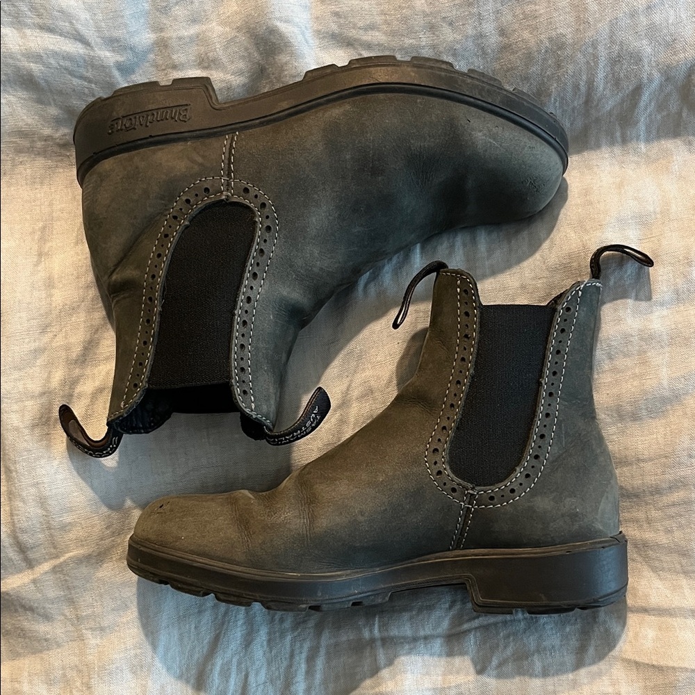 Blundstone. Black high top suede boots.